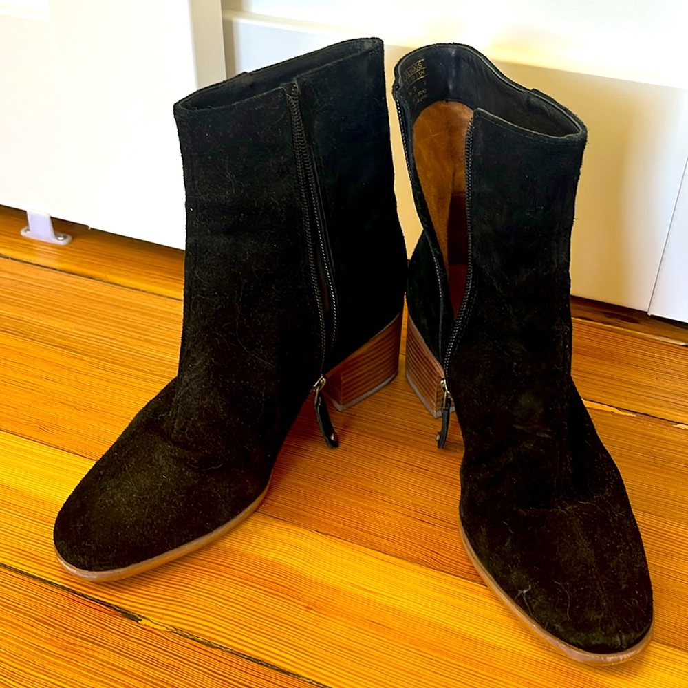 Soludos black suede ankle boots size 8.5